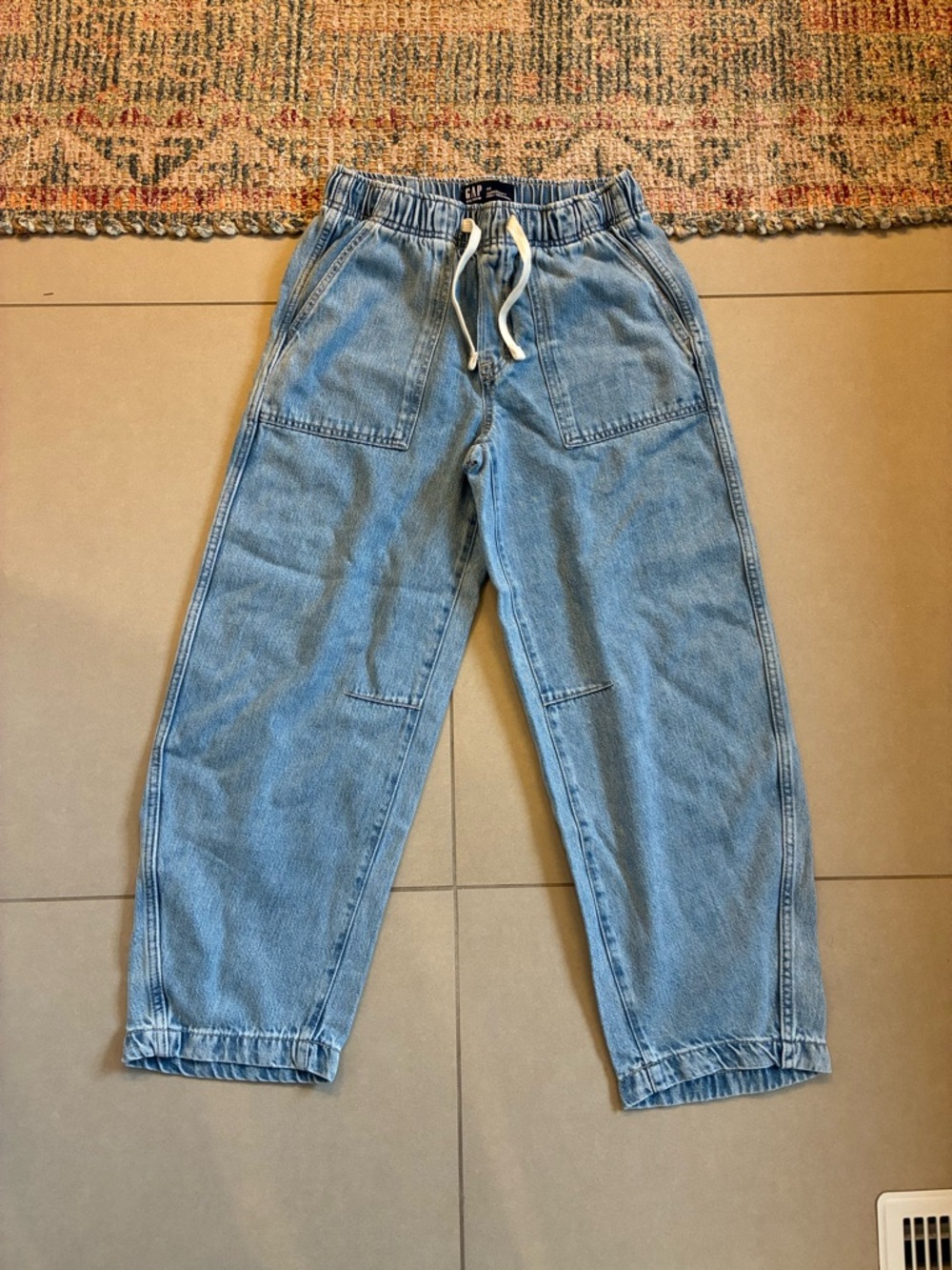 GAP pull-on super soft woman barrel jeans